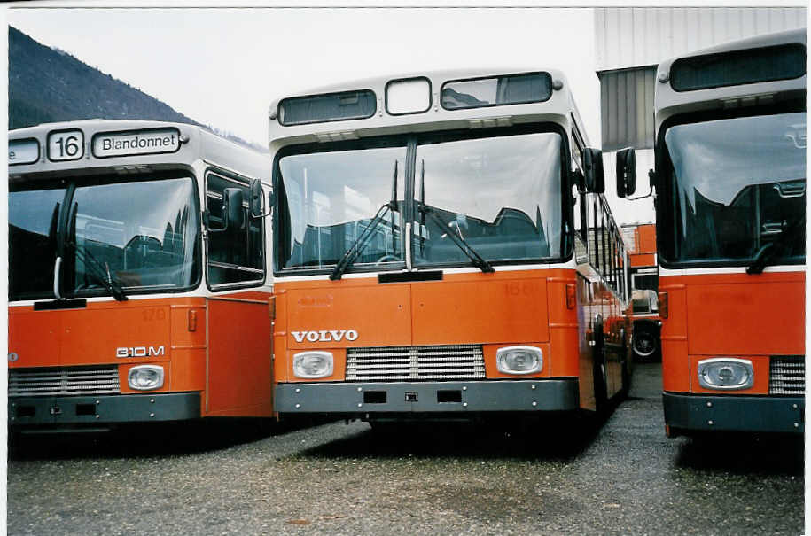 (052'135) - TPG Gen�ve - Nr. 168 - Volvo/R&J am 23. Februar 2002 in Biel, BTR