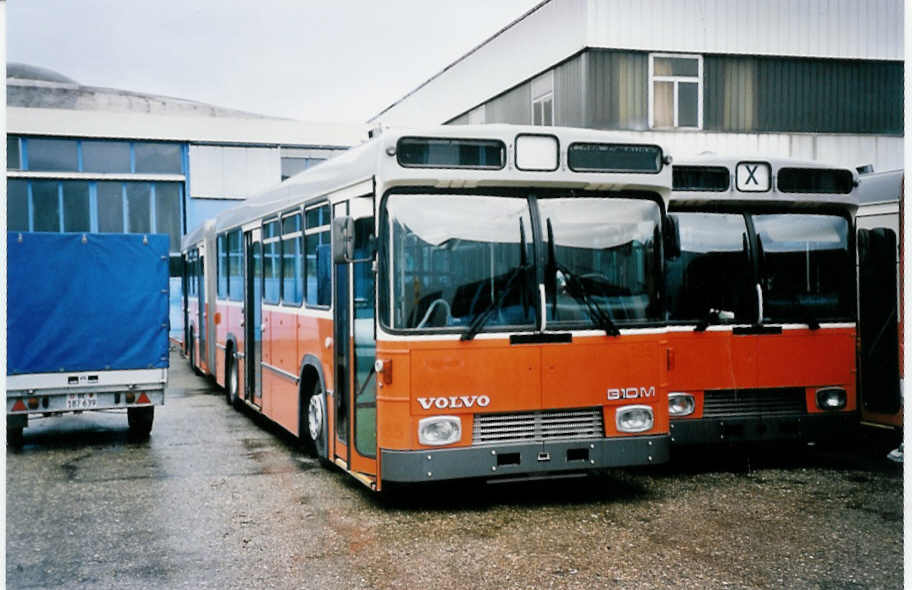 (052'137) - TPG Gen�ve - Nr. 185 - Volvo/R&J-Hess am 23. Februar 2002 in Biel, BTR