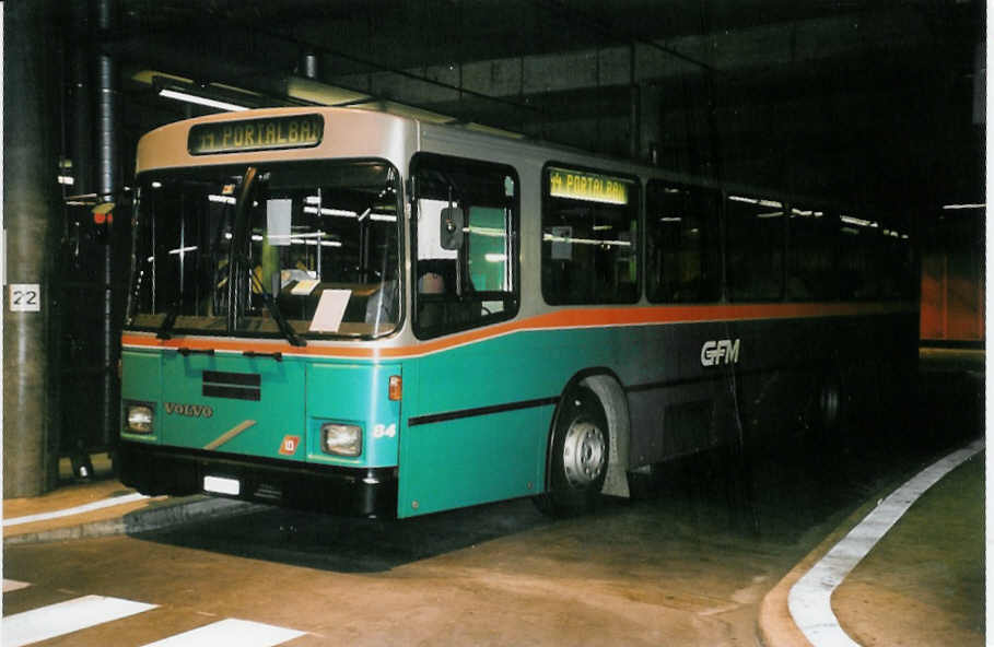 (052'502) - TPF Fribourg - Nr. 84/FR 300'252 - Volvo/Lauber (ex GFM Fribourg Nr. 84) am 17. M�rz 2002 in Fribourg, Busbahnhof
