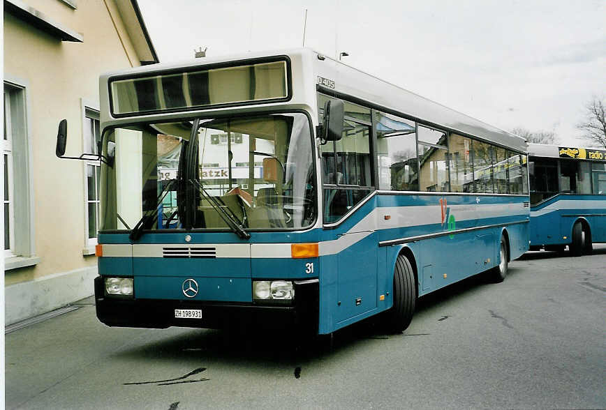 (052'605) - VZO Gr�ningen - Nr. 31/ZH 198'931 - Mercedes am 23. M�rz 2002 in Gr�ningen, Garage