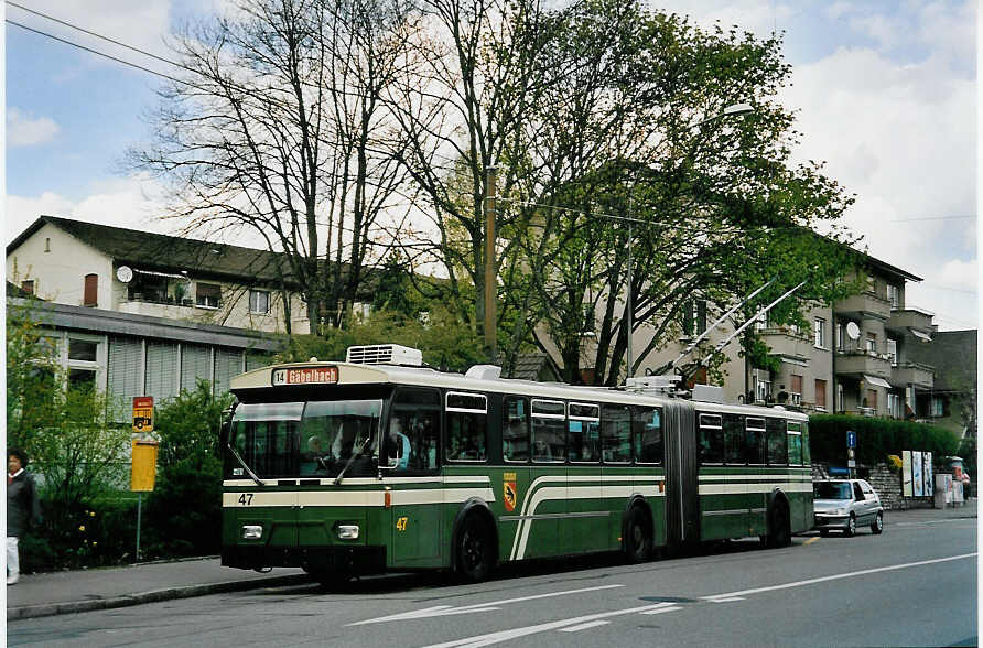 (052'918) - SVB Bern - Nr. 47 - FBW/Gangloff Gelenktrolleybus am 15. April 2002 in Bern, Bethlehem S�ge