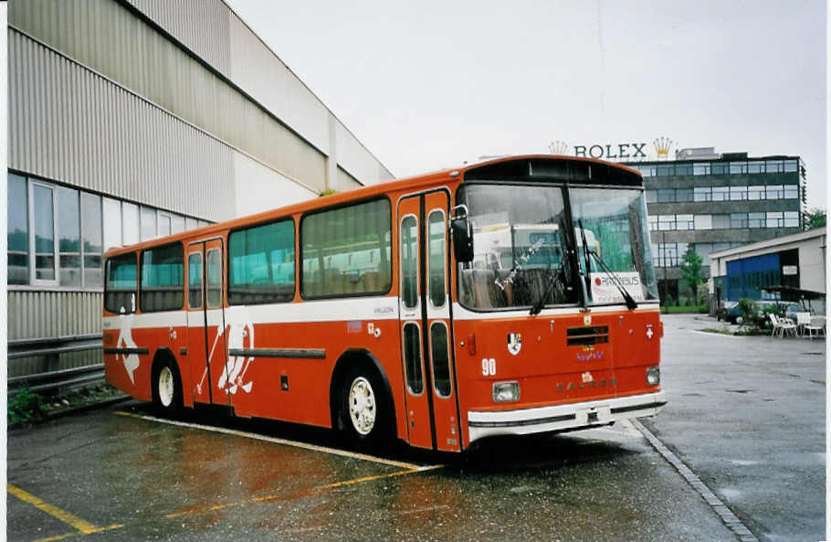 (053'409) - Cr�zer, Scuol - Nr. 90 - Saurer/Hess (ex Sulser, Wohlen; ex RTB Altst�tten Nr. 62) am 18. Mai 2002 in Biel, Rattinbus