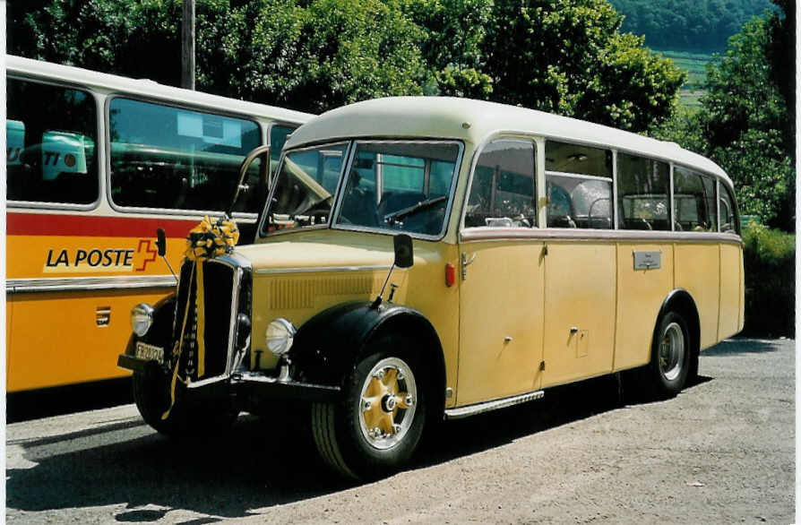 (054'034) - Roch, Ch�telard - FR 28'324 - Berna/Lauber am 22. Juni 2002 in Aigle, Saurertreffen