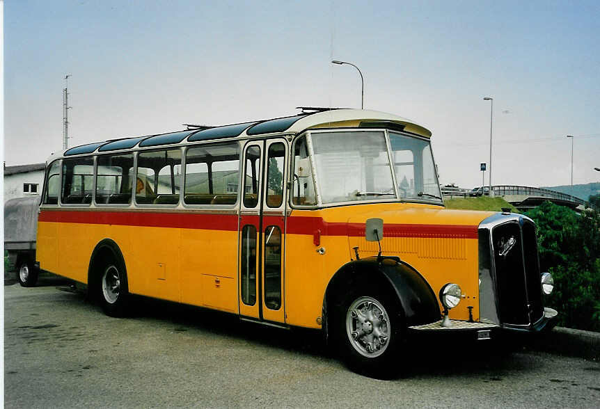 (054'134) - Zwahlen, Cornaux - Saurer/Lauber am 22. Juni 2002 in Cornaux, H�tel du Soleil