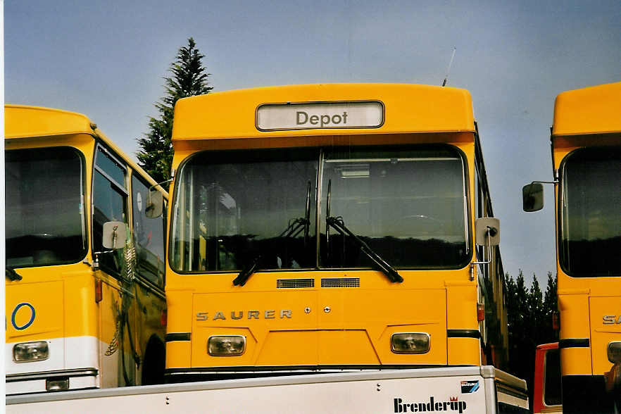 (055'611) - VBSH Schaffhausen - Nr. 14 - Saurer/Hess am 31. August 2002 in B�tzberg, Heiniger