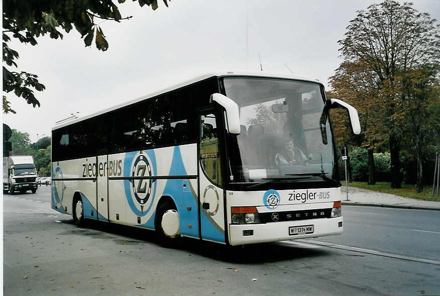 (056'606) - Ziegler - Nr. 13/W 1314 MW - Setra am 9. Oktober 2002 in Wien, Sch�nbrunn