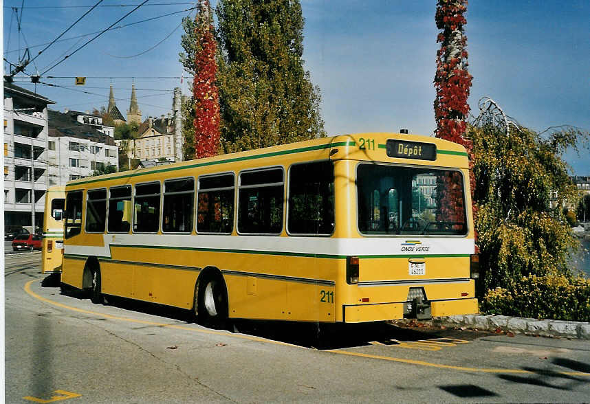 (057'023) - TN Neuch�tel - Nr. 211/NE 46'211 - Volvo/Hess am 20. Oktober 2002 in Neuch�tel, D�p�t