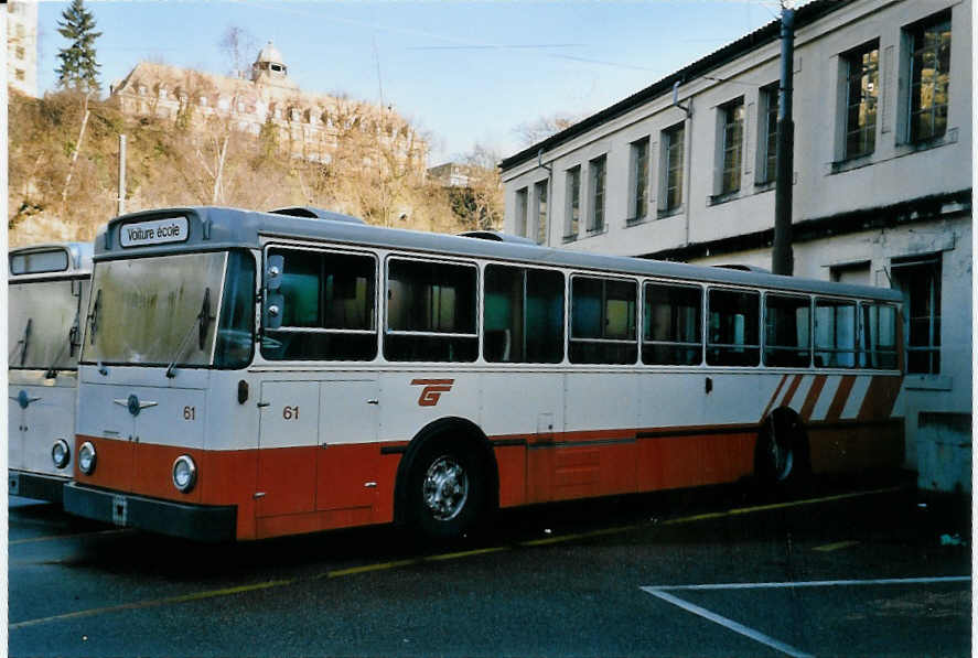 (058'306) - TPG Gen�ve - Nr. 61 - Saurer/Hess (ex Nr. 450) am 1. Januar 2003 in Gen�ve, D�p�t