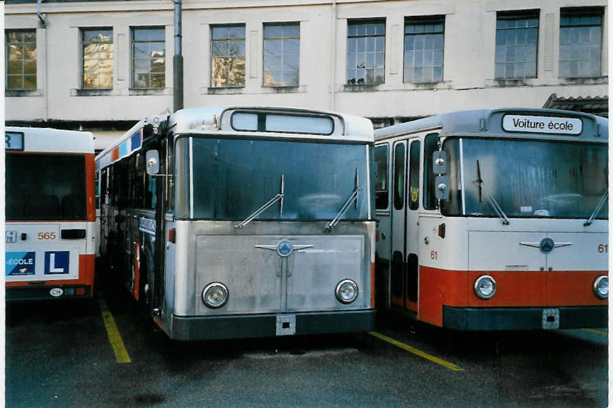 (058'308) - TPG Gen�ve - Nr. 34 - Saurer/Lauber-Hess-R&J (ex Nr. 427) am 1. Januar 2003 in Gen�ve, D�p�t 