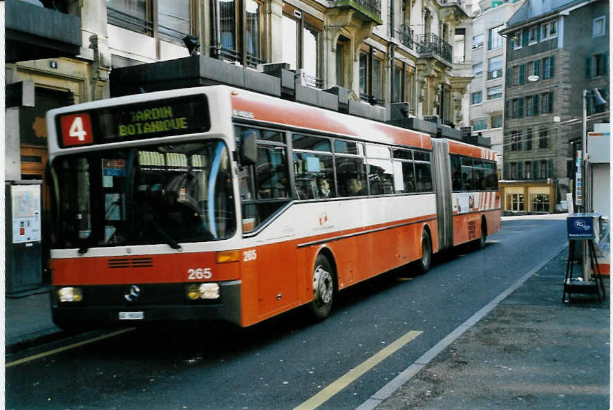 (058'313) - TPG Gen�ve - Nr. 265/GE 96'500 - Mercedes am 1. Januar 2003 in Gen�ve, Coutance