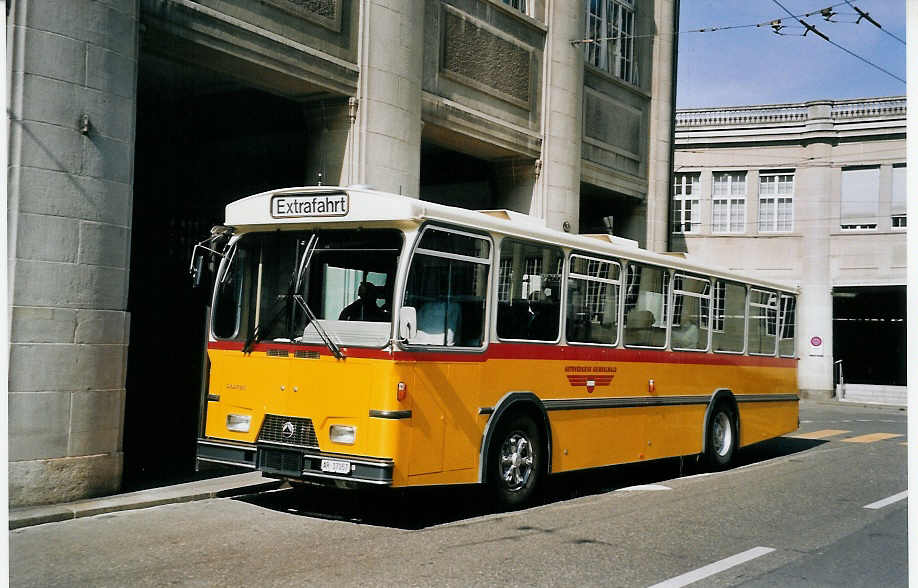 (059'427) - Osthues, Teufen - Nr. 15/AR 17'057 - Saurer-Leyland/Hess (ex AVG Grindelwald Nr. 15; ex RhV Altst�tten Nr. 42) am 29. M�rz 2003 beim Bahnhof St. Gallen