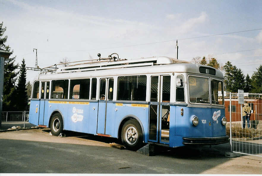 (059'605) - ACT Lugano (TVS) - Nr. 101 - FBW/R&J Trolleybus (ex Nr. 1) am 30. M�rz 2003 in Mittelh�usern, Schwarzwasserbr�cke