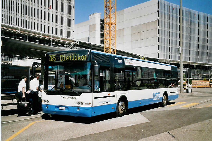 (061'714) - Andres, Effretikon - Nr. 49/ZH 699'828 - Neoplan am 19. Juli 2003 in Z�rich, Flughafen