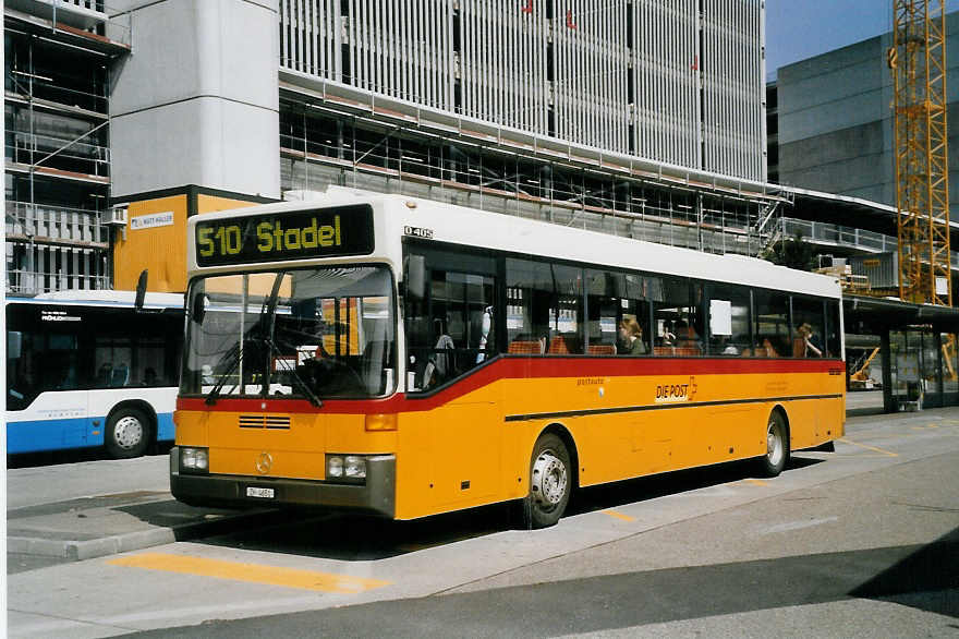 (061'915) - ASN Stadel - ZH 4651 - Mercedes am 25. Juli 2003 in Z�rich, Flughafen