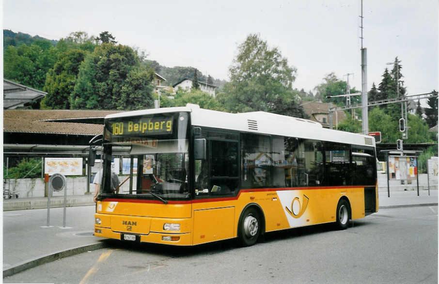 (062'005) - Lengacher, M�nsingen - Nr. 3/BE 547'388 - MAN/G�ppel am 27. Juli 2003 beim Bahnhof Belp