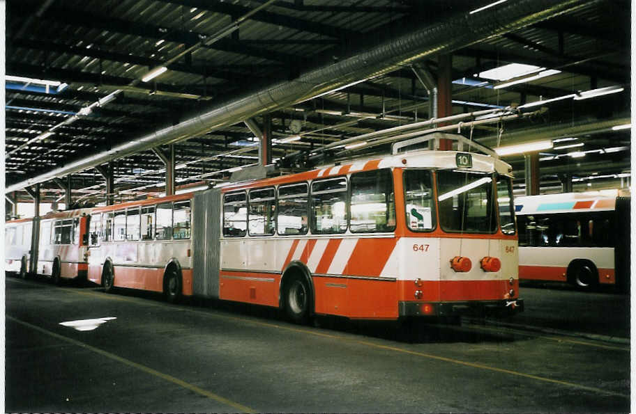 (062'412) - TPG Gen�ve - Nr. 647 - FBW/Hess Gelenktrolleybus am 4. August 2003 in Gen�ve, D�p�t
