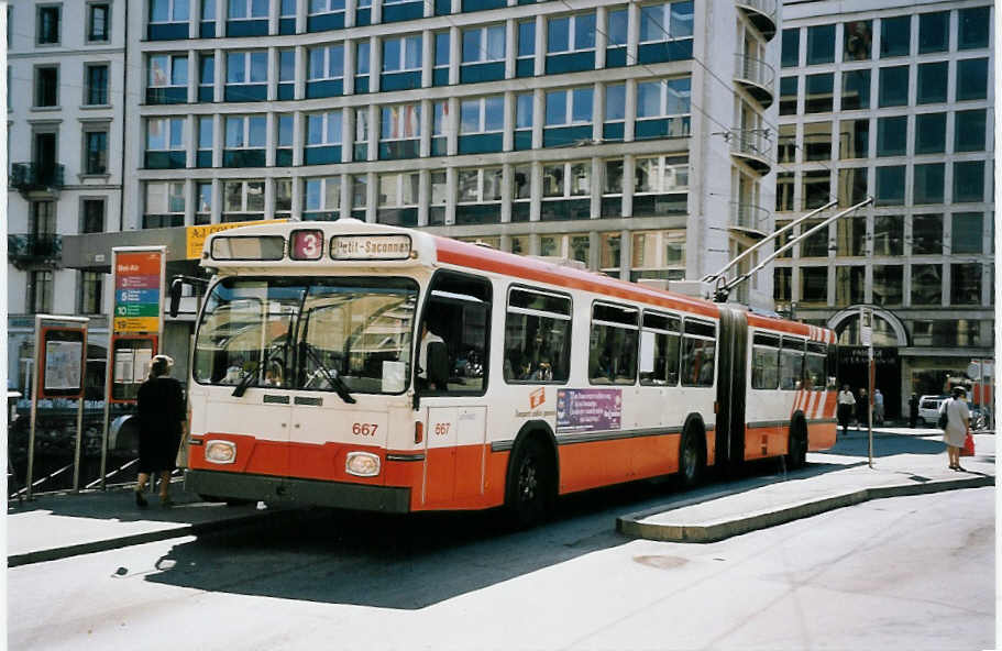 (062'515) - TPG Gen�ve - Nr. 667 - Saurer/Hess Gelenktrolleybus am 4. August 2003 in Gen�ve, Bel-Air