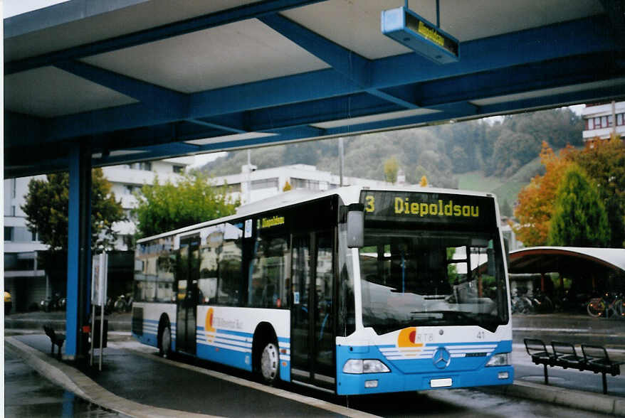 (063'907) - RTB Altst�tten - Nr. 41/SG 131'606 - Mercedes am 9. Oktober 2003 beim Bahnhof Heerbrugg