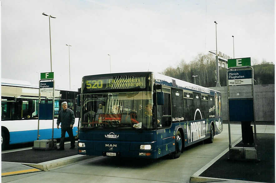 (065'506) - PostAuto Z�rich - Nr. 3/ZH 780'682 - MAN (ex P 25'596) am 16. Februar 2004 in Z�rich, Flughafen