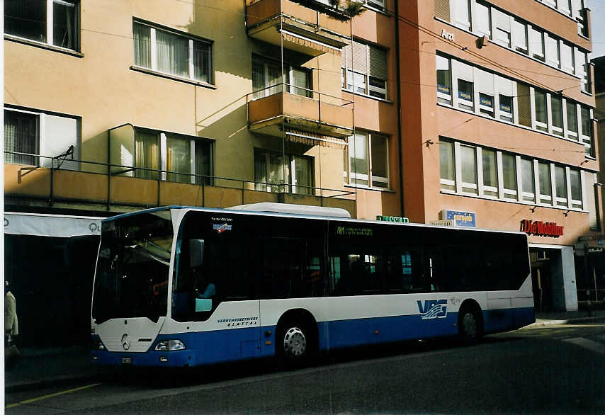(065'536) - Welti-Furrer, Z�rich - Nr. 93/ZH 661'193 - Mercedes am 16. Februar 2004 beim Bahnhof Z�rich-Oerlikon