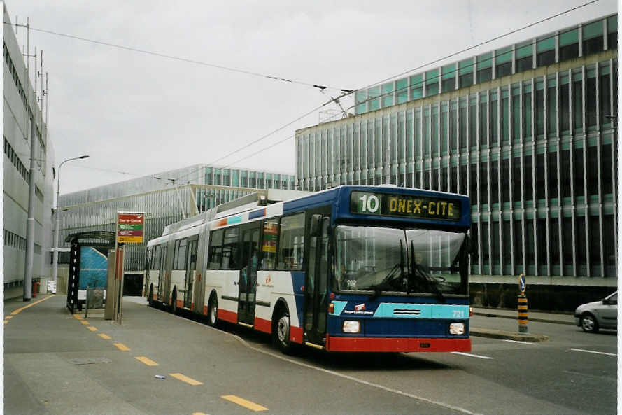 (066'220) - TPG Gen�ve - Nr. 721 - NAW/Hess Doppelgelenktrolleybus (ex Nr. 709) am 21. M�rz 2004 in Gen�ve, Tour-de-Controle