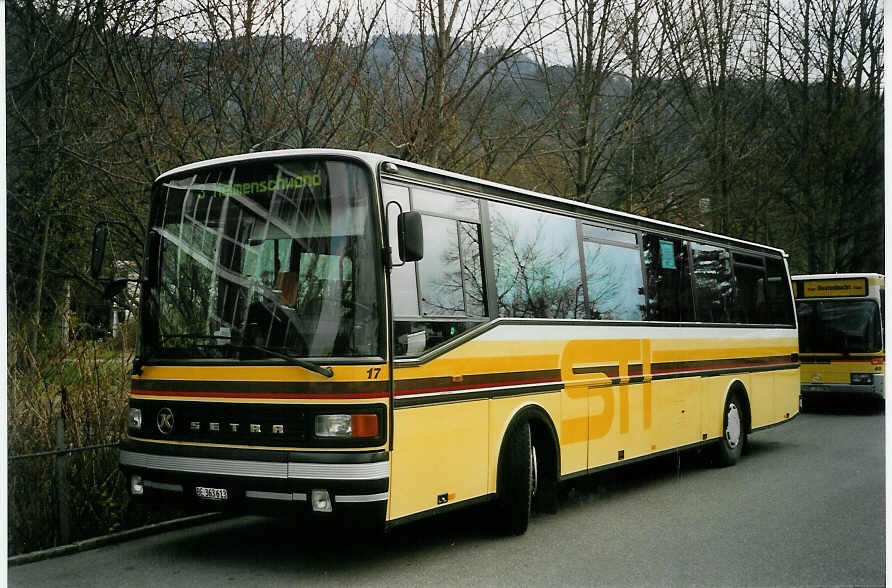 (066'429) - STI Thun - Nr. 17/BE 363'613 - Setra (ex AvH Heimenschwand Nr. 7) am 12. April 2004 bei der Schiffl�ndte Thun