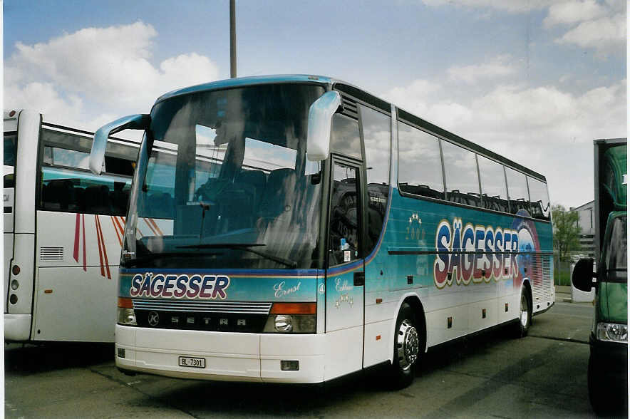 (067'203) - S�geser, Wintersingen - Nr. 4/BL 7301 - Setra am 24. April 2004 in Z�rich, Flughafen