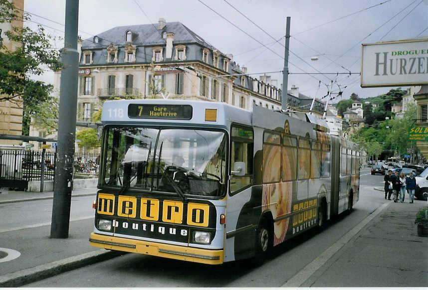 (067'628) - TN Neuch�tel - Nr. 118 - NAW/Hess Gelenktrolleybus am 22. Mai 2004 in Neuch�tel, Place Pury