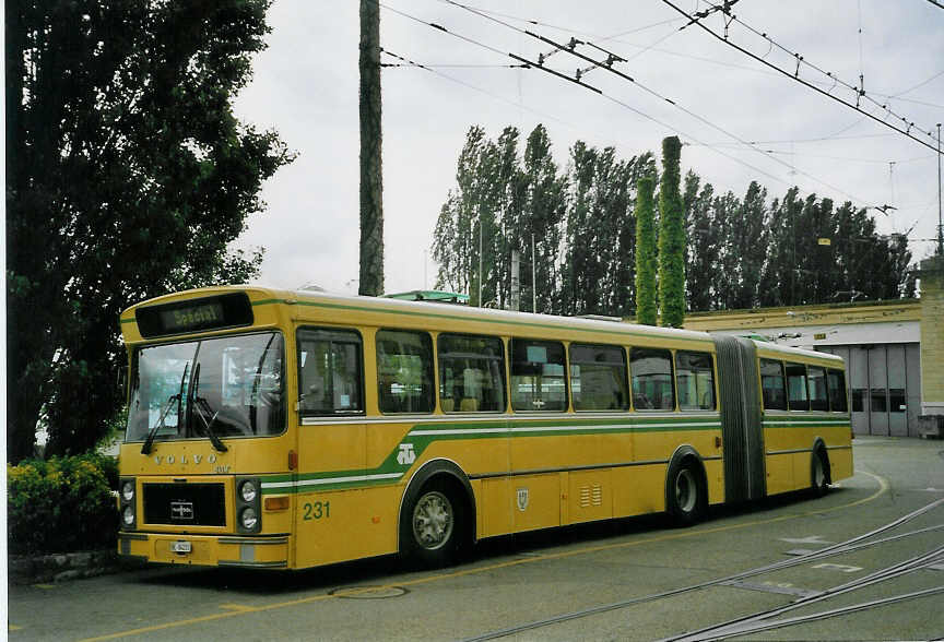 (067'702) - TN Neuch�tel - Nr. 231/NE 84'231 - Volvo/Van Hool am 22. Mai 2004 in Neuch�tel, D�p�t
