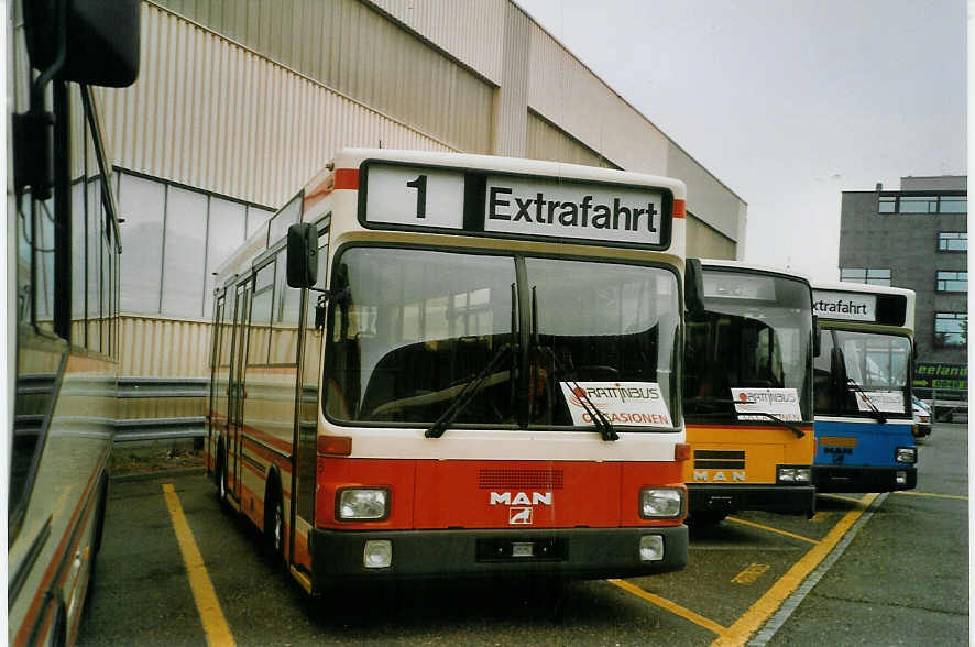 (068'930) - BSF Hochdorf - Nr. 8 - MAN/G�ppel am 7. Juli 2004 in Biel, Rattinbus