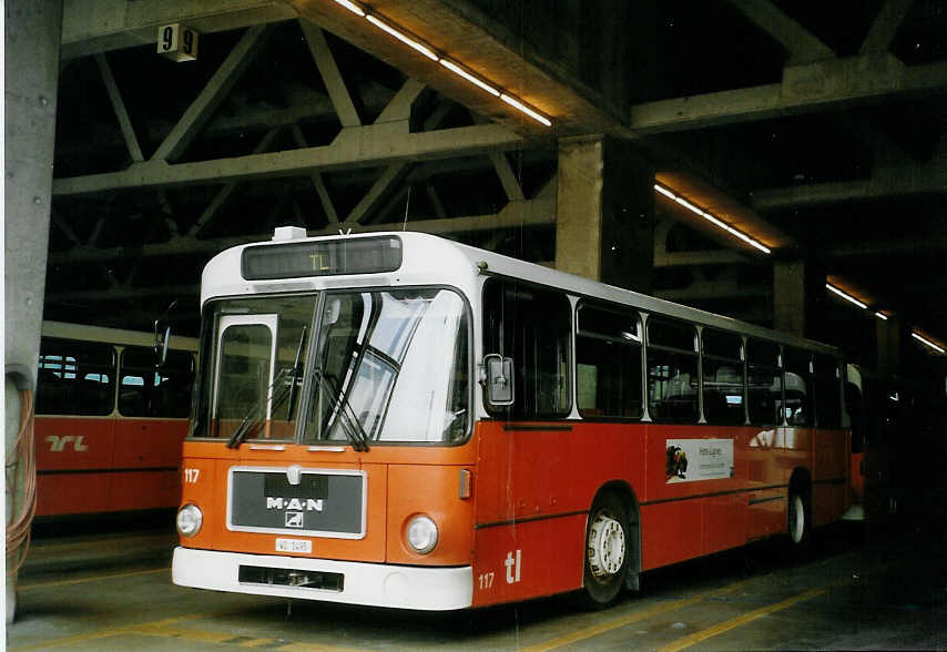 (069'024) - TL Lausanne - Nr. 117/VD 1495 - MAN (ex Nr. 362) am 8. Juli 2004 in Lausanne, D�p�t Borde