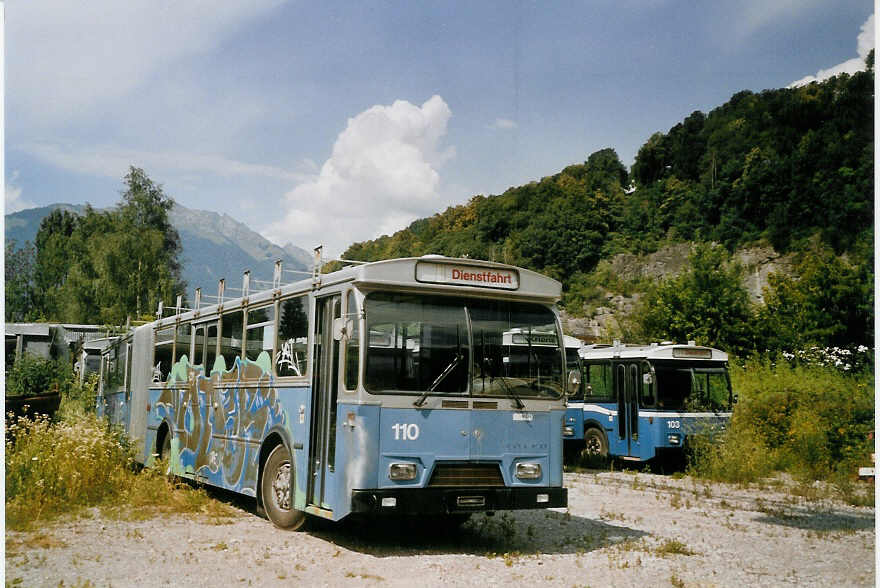 (069'512) - VBL Luzern - Nr. 110 - Volvo/Hess am 17. Juli 2004 in N�fels