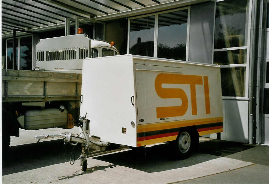 (069'531) - STI Thun - Nr. 165/BE 192'353 - Wasta Gep�ckanh�nger (ex TSG Blumenstein Nr. 13) am 22. Juli 2004 in Thun, Garage