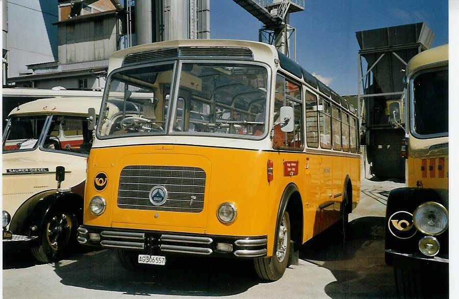 (070'419) - Streiff, Gelterkinden - AG 306'557 - Saurer/Gangloff (ex Oldie-Tours Z�risee, Wollerau; ex OTAG, Wald; ex Leibundgut, Obergoldbach; ex Krebs, Belpberg) am 28. August 2004 in Niederbipp, Saurertreffen
