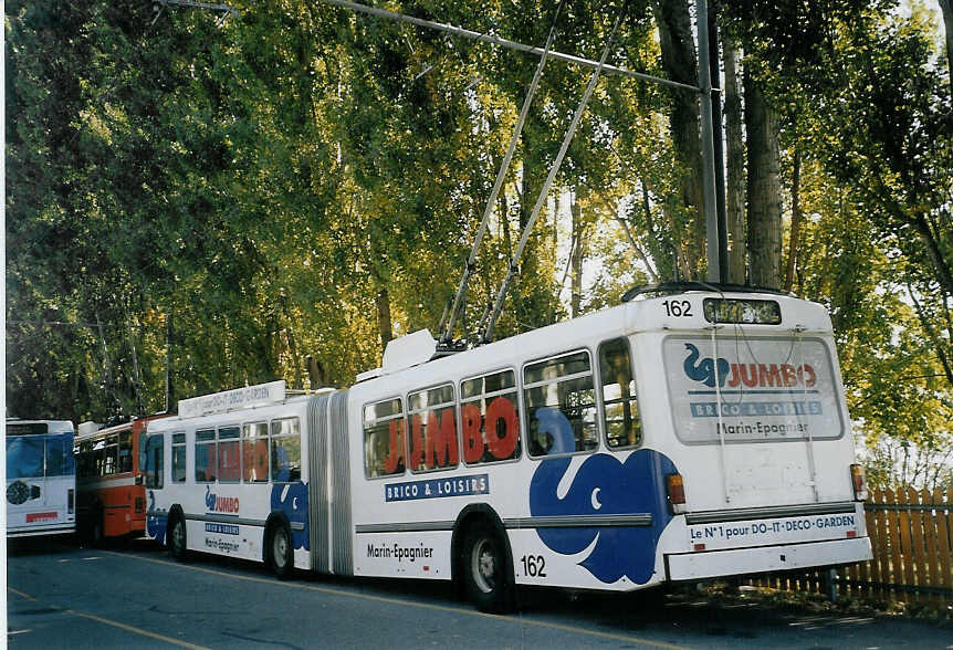(071'325) - TN Neuch�tel - Nr. 162 - FBW/Hess Gelenktrolleybus am 3. Oktober 2004 in Neuch�tel, D�p�t