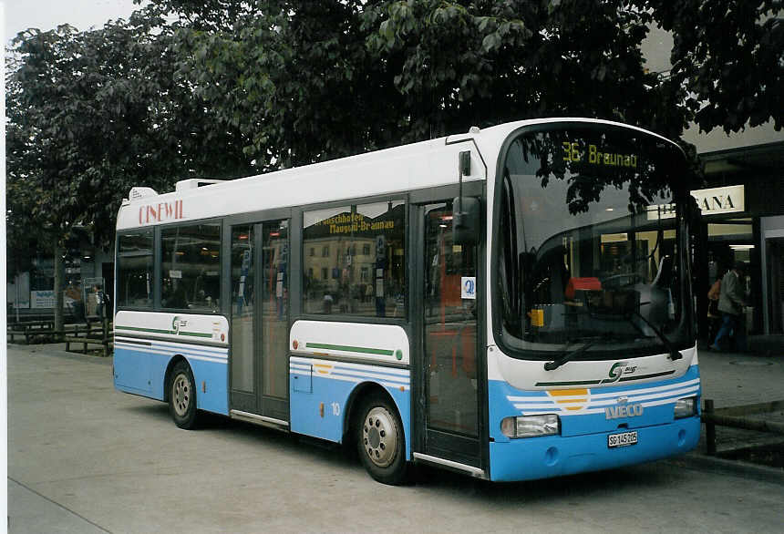 (072'116) - RTB Altst�tten - Nr. 10/SG 145'205 - Iveco am 11. Oktober 2004 beim Bahnhof Wil (Einsatz BOS)