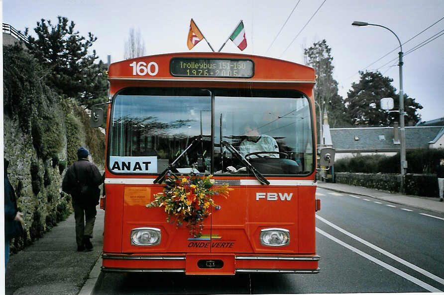 (074'109) - TN Neuch�tel - Nr. 160 - FBW/Hess Gelenktrolleybus (ex Nr. 60) am 16. Januar 2005 in Neuch�tel, Tivoli