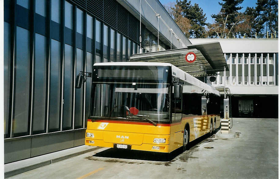 (075'402) - PostAuto Bern-Freiburg-Solothurn - Nr. 651/BE 601'341 - MAN am 3. M�rz 2005 in Bern, Postautostation