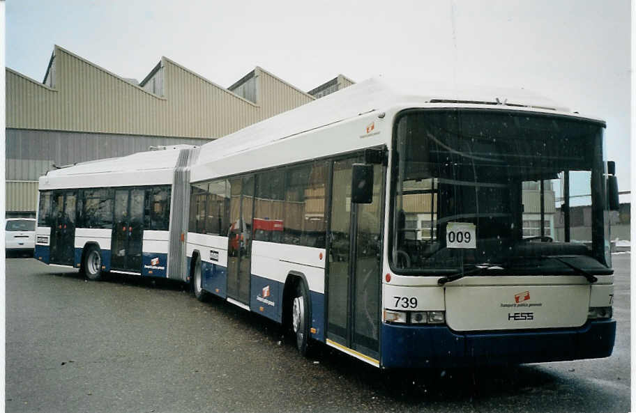 (075'428) - TPG Gen�ve - Nr. 739 - Hess/Hess Gelenktrolleybus am 5. M�rz 2005 in Bellach, Hess