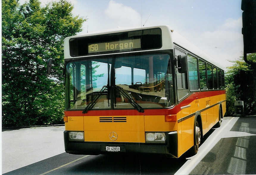 (077'731) - Sulzberger, H�tten - ZH 43'933 - Mercedes/R&J am 18. Juni 2005 in Hirzel, Garage B�hrer
