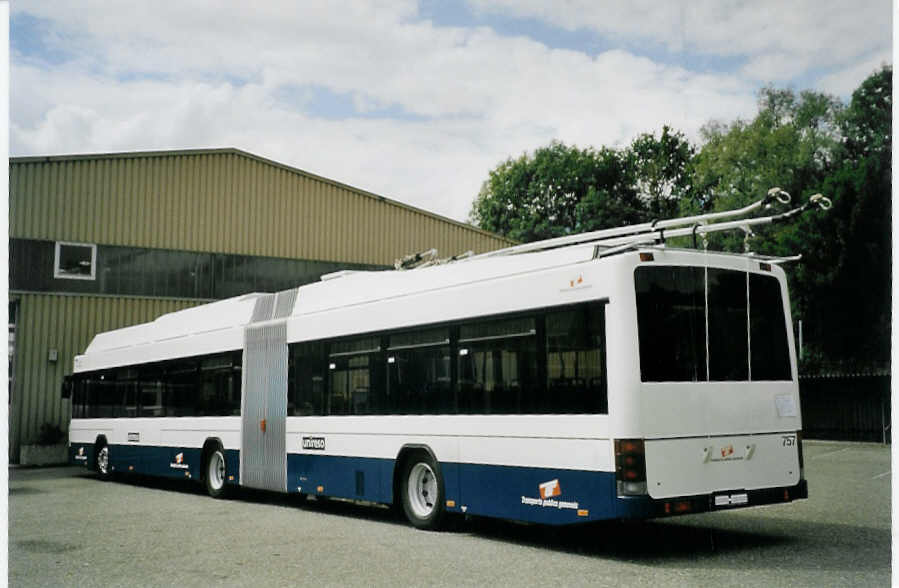 (079'432) - TPG Gen�ve - Nr. 757 - Hess/Hess Gelenktrolleybus am 13. August 2005 in Bellach, Hess