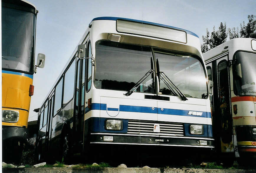 (079'731) - ZVB Zug - Nr. 151 - FBW/R&J (ex Nr. 25) am 27. August 2005 in B�tzberg, Heiniger