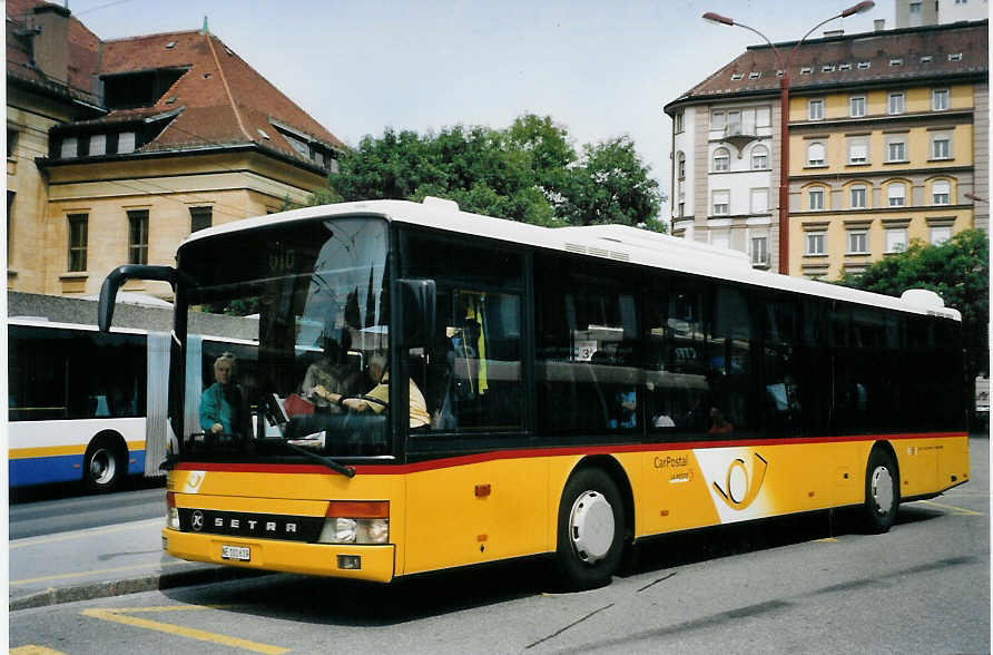 (080'005) - CarPostal Jura-Jura bernois-Neuch�tel - NE 101'619 - Setra am 27. August 2005 beim Bahnhof La Chaux-de-Fonds