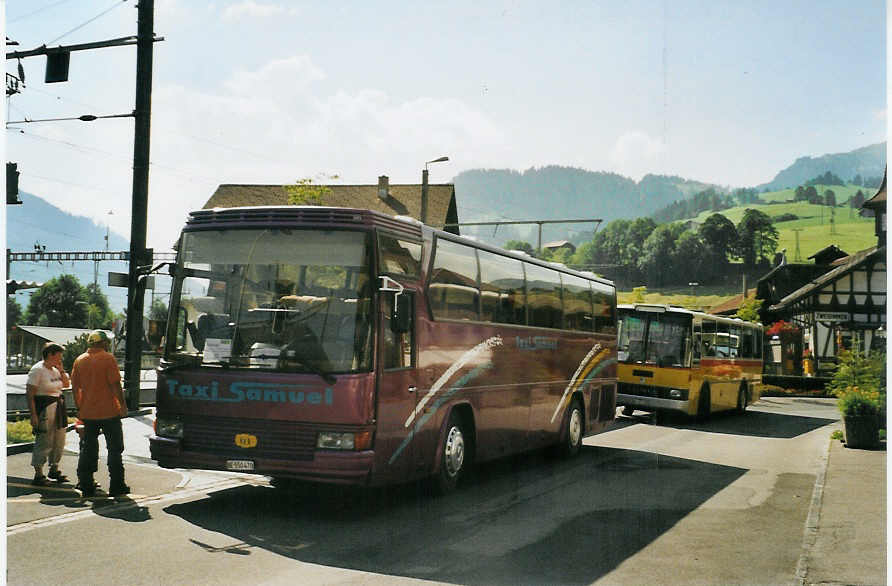 (080'222) - Stryffeler, Boltigen - BE 550'470 - Dr�gm�ller (ex Meister, Thun) am 3. September 2005 beim Bahnhof Zweisimmen