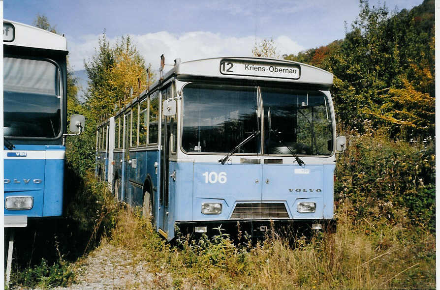 (081'136) - VBL Luzern - Nr. 106 - Volvo/Hess am 20. Oktober 2005 in N�fels