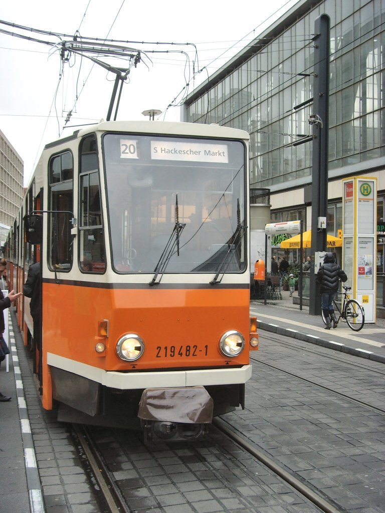 KT4D Tw 482 der BVG  am Alexanderplatz, Berlin Oktober 2009