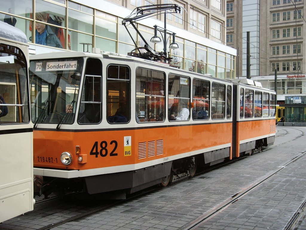 KT4D unmod. am Alexanderplatz, Themenfahrt Oktober 2009