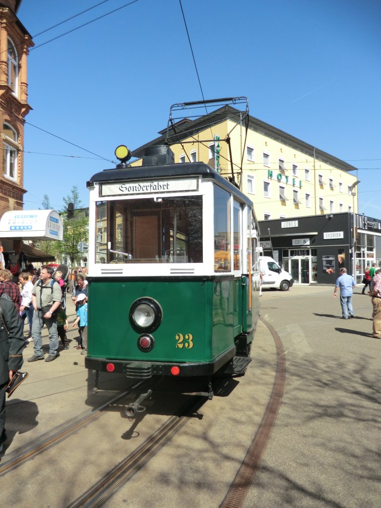 Tw 23 im Einsatz am Bahnhof