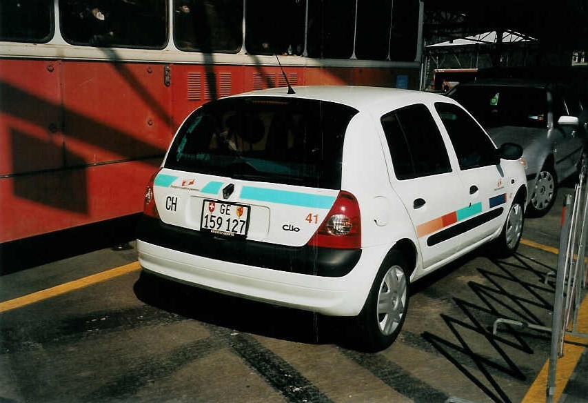 (059'227) - Aus dem Archiv: TPG Gen�ve - Nr. 41/GE 159'127 - Renault am 16. M�rz 2003 in Gen�ve, D�p�t