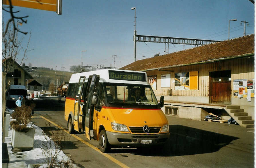 (082'921) - L�di, Uetendorf - BE 561'504 - Mercedes am 6. Februar 2006 beim Bahnhof Uetendorf